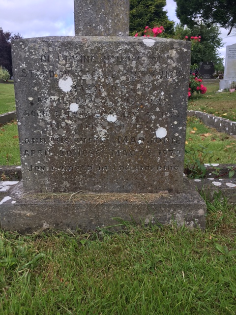 Standish and Marjorie (Cooper) Smithwick - gravestone